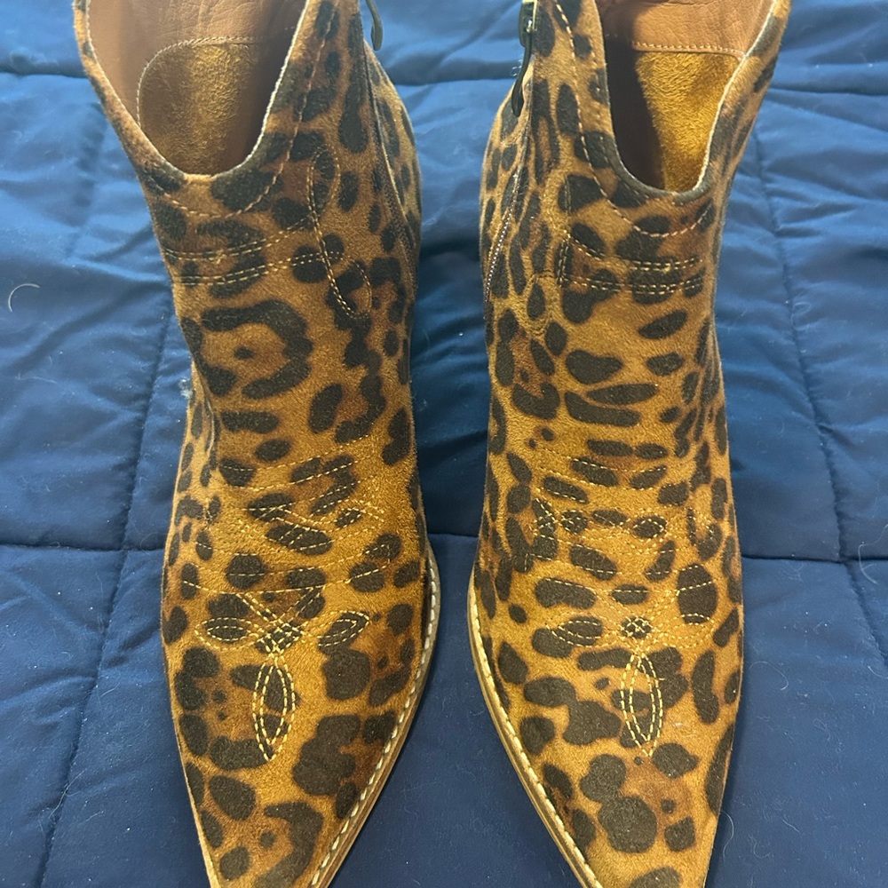 Stylish Leopard Print Ankle Booties